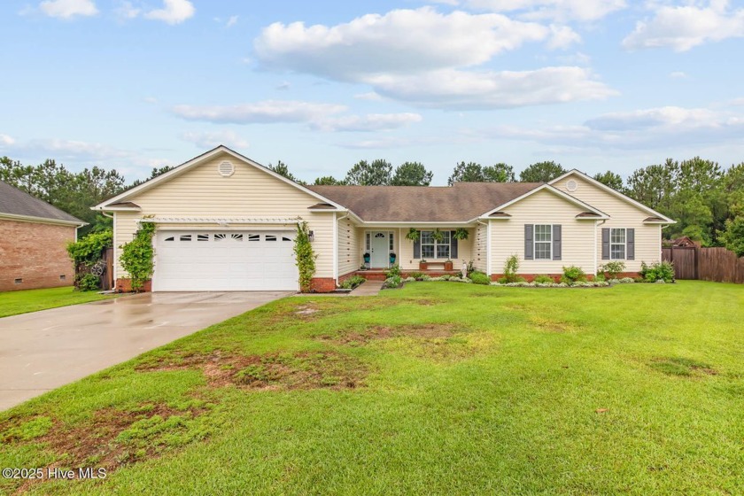 Tucked between two quiet cul-de-sacs in the sought-after Halls - Beach Home for sale in Swansboro, North Carolina on Beachhouse.com