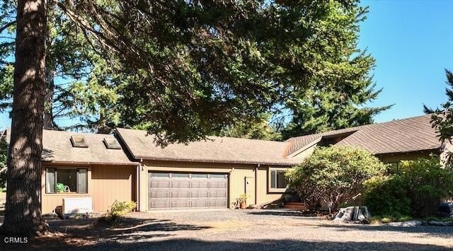 A beautifully remodeled Surfwood Estates 2 bedroom, 2 bath home - Beach Home for sale in Mendocino, California on Beachhouse.com