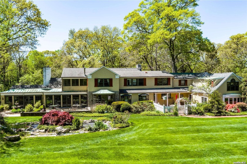 BEST BUY ON THE MARKET NOW! THIS ESTATE HAS EVERYTHING. Taxes - Beach Home for sale in Locust Valley, New York on Beachhouse.com