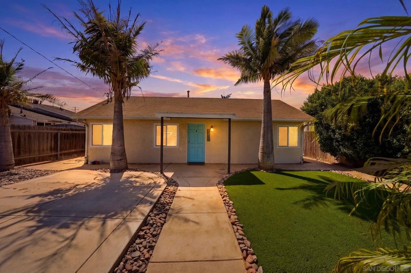 Welcome to this absolutely charming cottage! This 2-bedroom - Beach Home for sale in Imperial Beach, California on Beachhouse.com