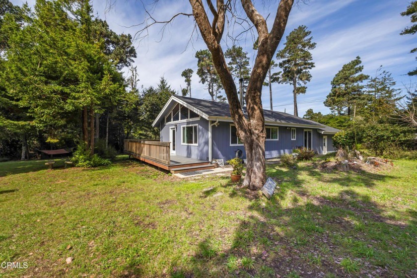 Welcome to Huckleberry Cove. Where wave seekers, nature - Beach Home for sale in Fort Bragg, California on Beachhouse.com