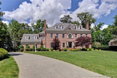 A new roof and a $30,000 price reduction! A great opportunity - Beach Home for sale in Williamsburg, Virginia on Beachhouse.com