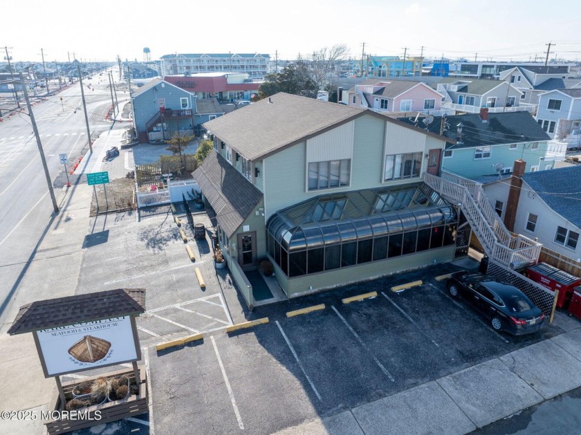 Residential & Commercial Mixed use building 2 bedrooms 2 full - Beach Commercial for sale in Ship Bottom, New Jersey on Beachhouse.com