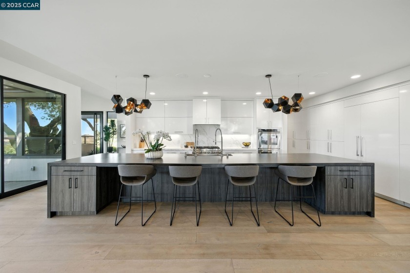 This modernist retreat, rebuilt from the studs in 2019, is set - Beach Home for sale in Orinda, California on Beachhouse.com