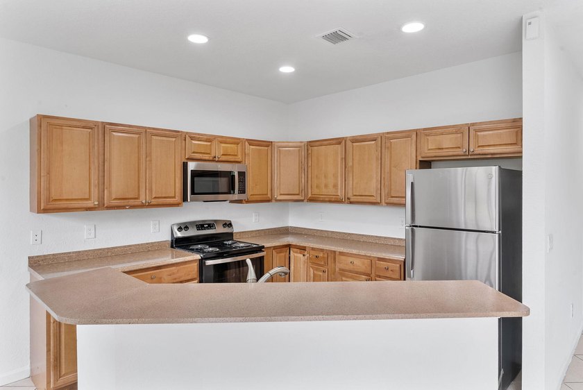 995 Abaco Ln - Beach Townhome/Townhouse for sale in Riviera Beach, Florida on Beachhouse.com