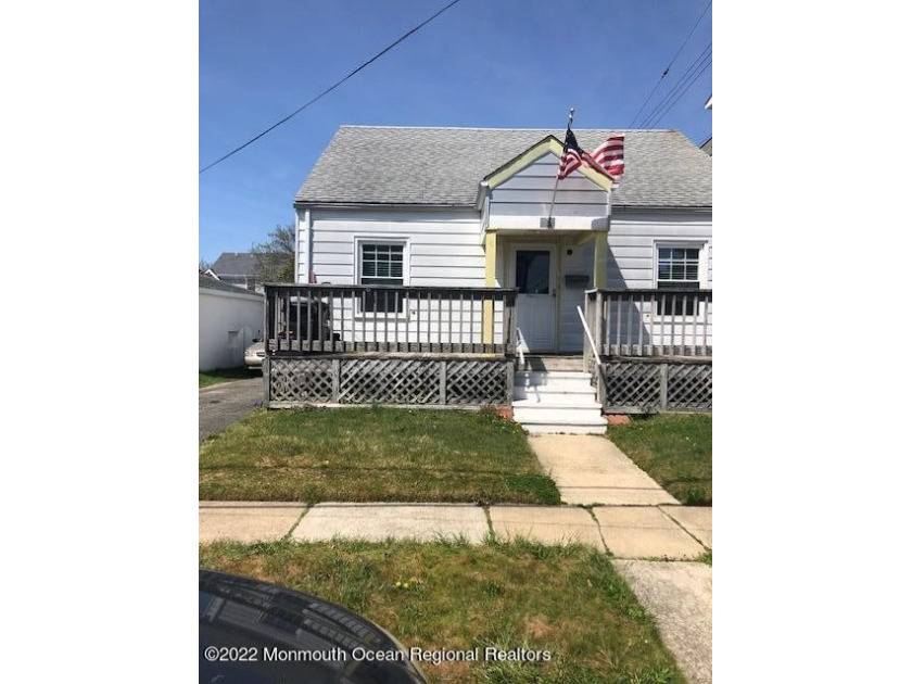 Fantastic opportunity to own in Belmar just a block to the - Beach Home for sale in Belmar, New Jersey on Beachhouse.com