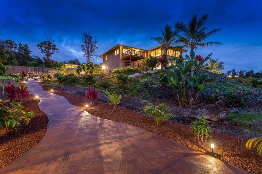 Pristine Pacific Ocean views meet unparalleled craftsmanship and - Beach Home for sale in Kailua Kona, Hawaii on Beachhouse.com