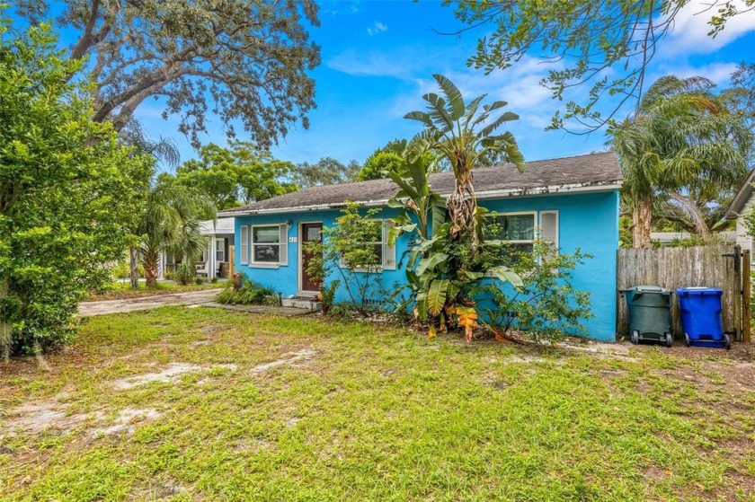 Charming bungalow is walking distance to the Blue Jay Stadium - Beach Home for sale in Dunedin, Florida on Beachhouse.com