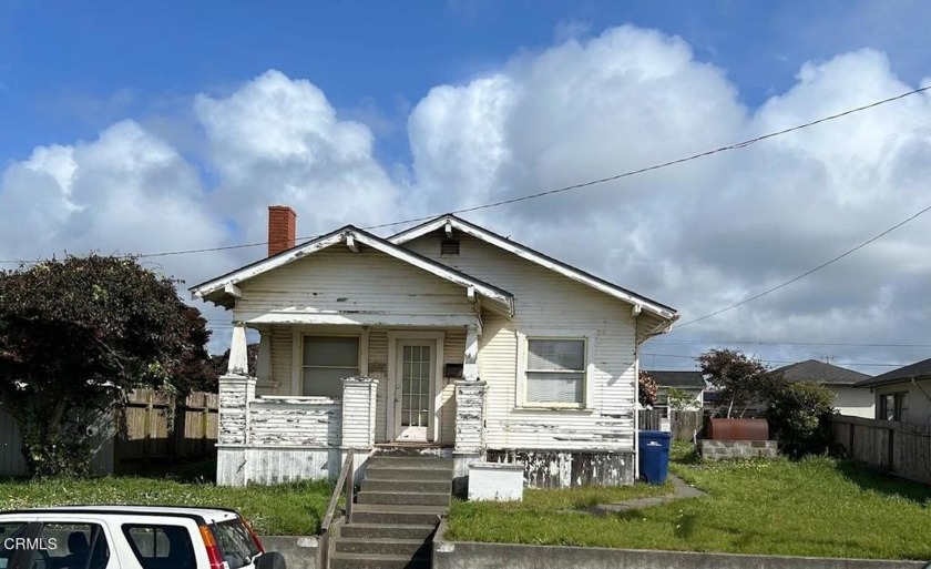 Just moments from downtown, the main house offers 3 bedrooms and - Beach Home for sale in Fort Bragg, California on Beachhouse.com