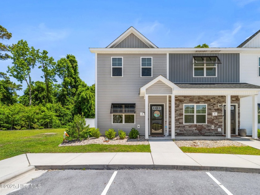Highly Sought-After End Unit Townhome in Swansboro!

Welcome to - Beach Townhome/Townhouse for sale in Swansboro, North Carolina on Beachhouse.com