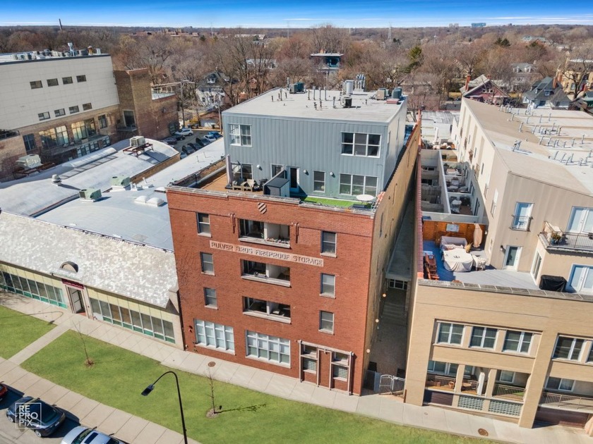 Welcome to this bright and stylish 3rd-floor loft-one of the few - Beach Home for sale in Evanston, Illinois on Beachhouse.com
