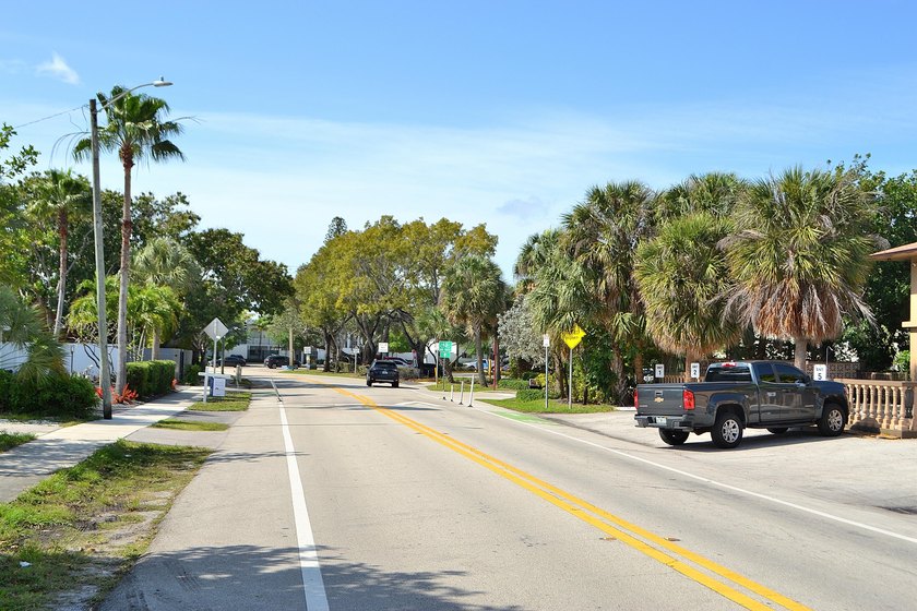 Excellent location just 2.5 miles from the beach and east of - Beach Home for sale in Fort Lauderdale, Florida on Beachhouse.com