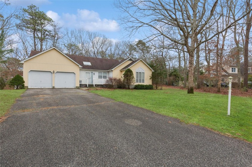 On a very private cul-de-sac off of Pleasure Drive in the - Beach Home for sale in Flanders, New York on Beachhouse.com