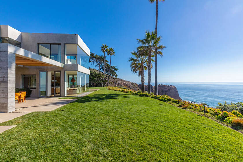 This stunning beachfront Point Dume estate merges outstanding - Beach Home for sale in Malibu, California on Beachhouse.com