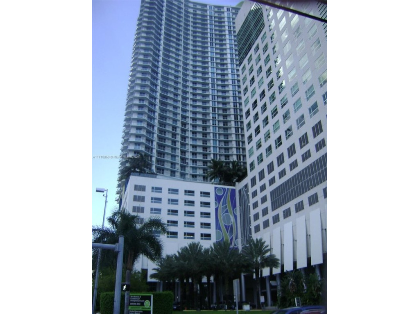 Amazing river and city views from this beautiful corner unit on - Beach Condo for sale in Miami, Florida on Beachhouse.com