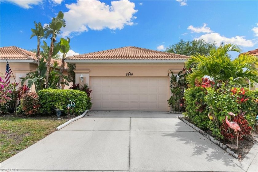 Situated with a large lake view on the only cul-de-sac in the - Beach Townhome/Townhouse for sale in Naples, Florida on Beachhouse.com