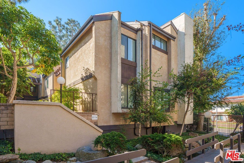 Welcome to your own private escape in the heart of Playa del - Beach Condo for sale in Playa Del Rey, California on Beachhouse.com