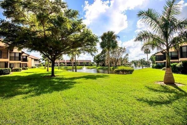 Rare Find ! END UNIT, well maintained 2/2 Condo has a Den and a - Beach Condo for sale in North Fort Myers, Florida on Beachhouse.com