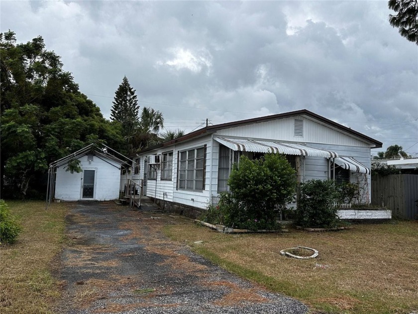 Back on the market! Own the land! Ideal location, with low HOA - Beach Home for sale in Holiday, Florida on Beachhouse.com