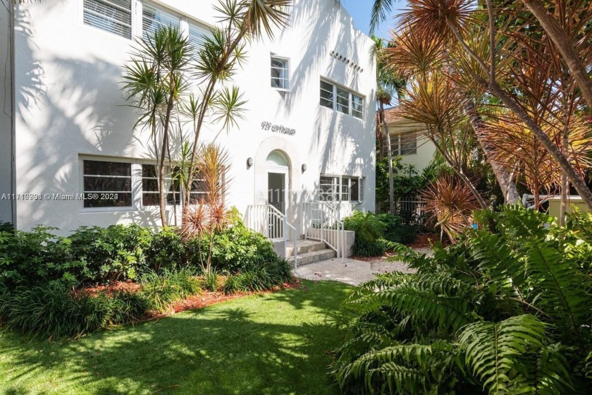 Fully remodeled corner unit with marble floors throughout, new - Beach Condo for sale in Miami Beach, Florida on Beachhouse.com