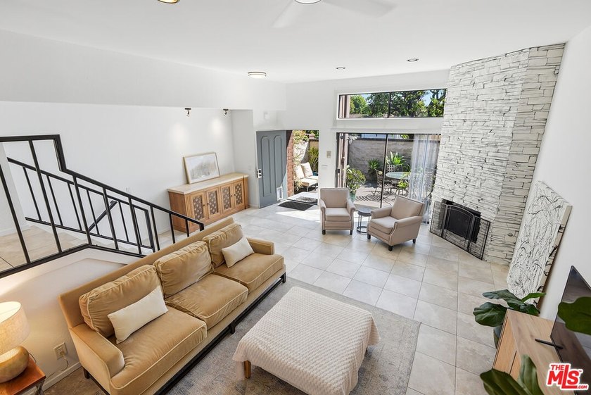 Treat yourself to this beautiful, light and bright 2-bedroom, 2 - Beach Condo for sale in Marina Del Rey, California on Beachhouse.com