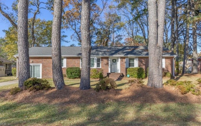 Come visit this charming waterfront ranch in Chadswyck Terrace! - Beach Home for sale in Chesapeake, Virginia on Beachhouse.com