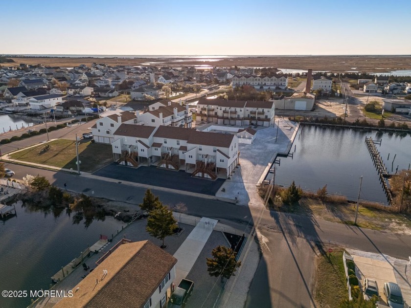 The Great 08087 welcomes you to this absolutely gorgeous condo - Beach Condo for sale in Little Egg Harbor, New Jersey on Beachhouse.com
