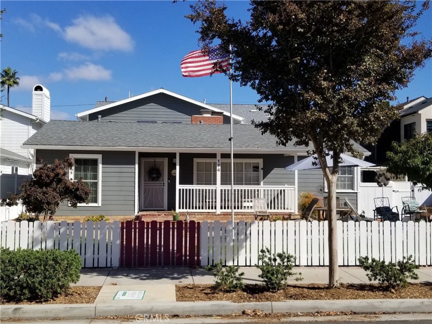 This property consists of a 3 Br, 2Ba front house with - Beach Home for sale in Costa Mesa, California on Beachhouse.com