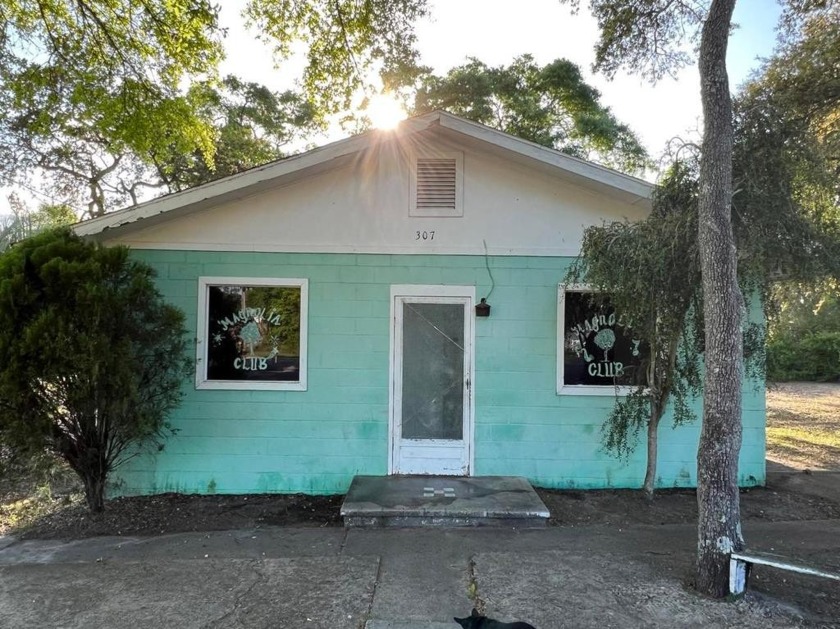PRICE ADJUSTED-Own a piece of Carrabelle History. 2 commercial - Beach Commercial for sale in Carabelle, Florida on Beachhouse.com
