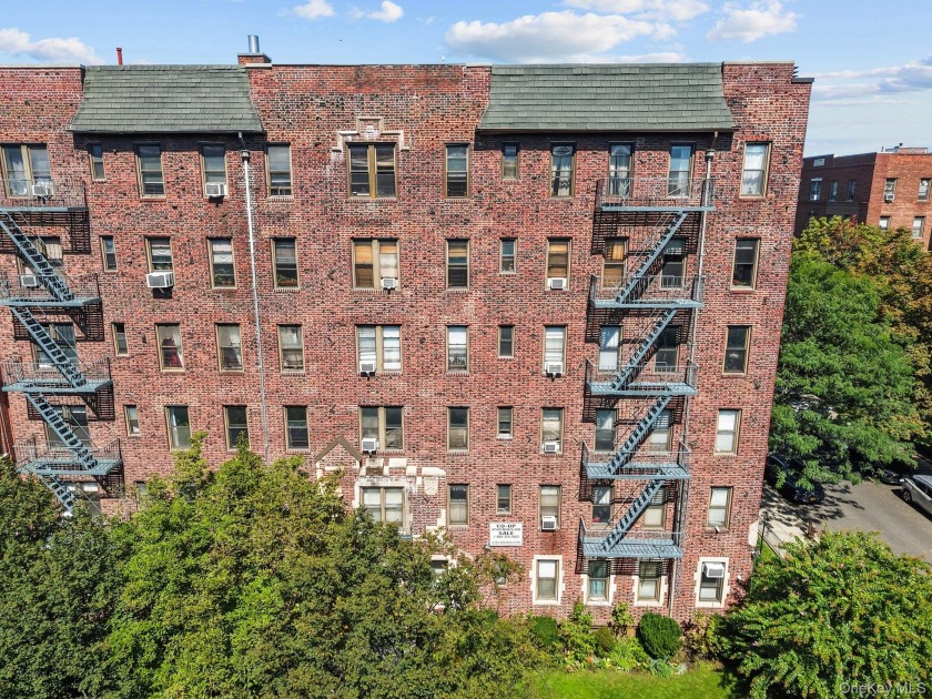 Spacious pre-war one-bedroom conveniently located on the first - Beach Home for sale in Brooklyn, New York on Beachhouse.com