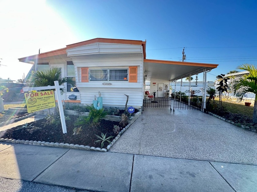 Live the Florida Beach Dream!  Stylish 2-Bedroom Coastal Retreat - Beach Home for sale in Largo, Florida on Beachhouse.com
