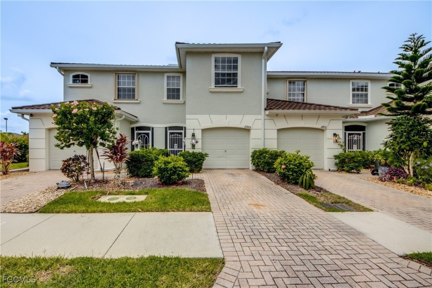 Absolutely gorgeous townhouse available in the beautiful gated - Beach Townhome/Townhouse for sale in Lehigh Acres, Florida on Beachhouse.com