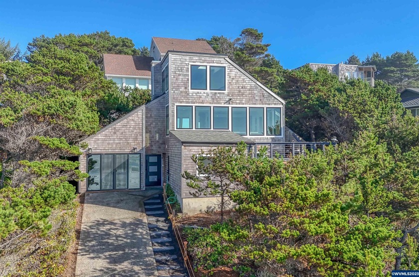 Welcome To The Getaway, Located On One Of The Most Coveted - Beach Home for sale in Depoe Bay, Oregon on Beachhouse.com