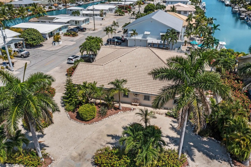 Paradise awaits! Welcome to your 3 bedroom 2 bath dream home in - Beach Home for sale in Key Colony Beach, Florida on Beachhouse.com