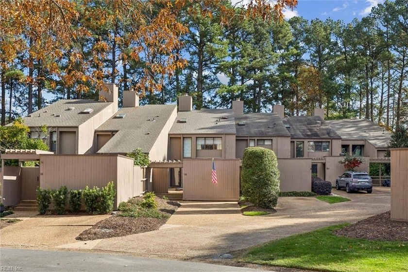 Enjoy the good life in the center of Kingsmill; this beautifully - Beach Townhome/Townhouse for sale in Williamsburg, Virginia on Beachhouse.com