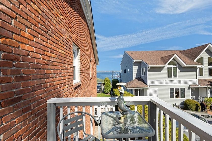Welcome to Bay Breeze Condominiums on Greenwich Bay-an ideal - Beach Condo for sale in Warwick, Rhode Island on Beachhouse.com