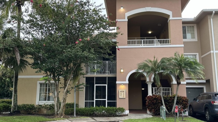 This charming first floor condo is conveniently located with - Beach Condo for sale in West Palm Beach, Florida on Beachhouse.com