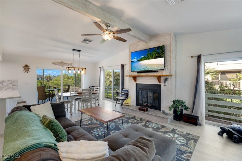 PRICED SMART IN TODAY'S MARKET AND READY TO SELL! Welcome to - Beach Home for sale in Sanibel, Florida on Beachhouse.com