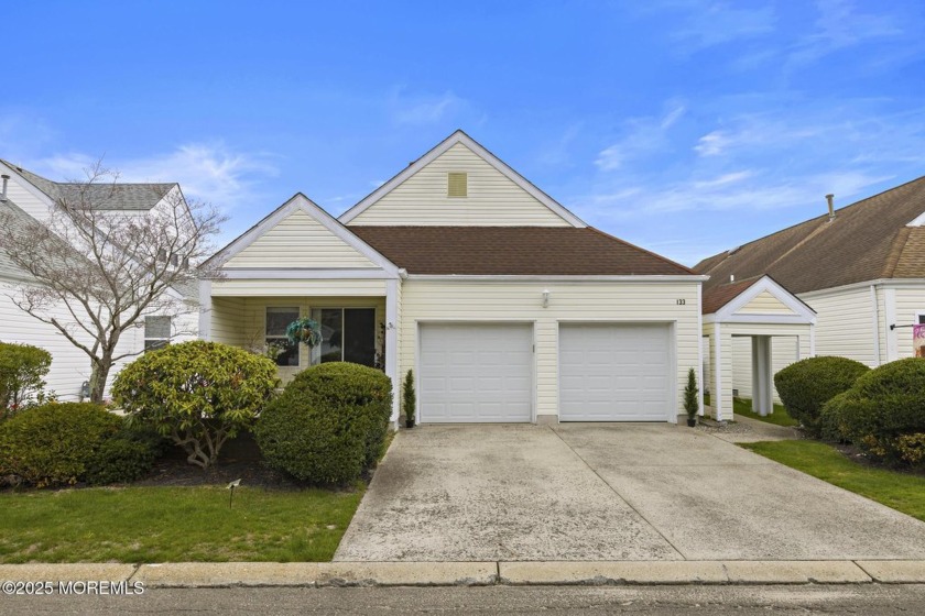 Welcome to Atlantic Hills! A Beautiful Adult Community Just - Beach Home for sale in Manahawkin, New Jersey on Beachhouse.com