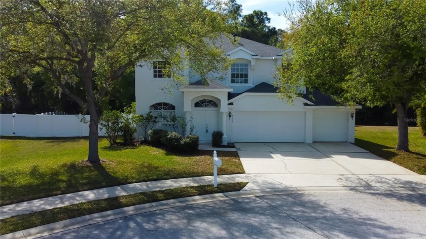 SELLER OFFERS $10,000 Closing Cost Credit to update pool or to - Beach Home for sale in Tampa, Florida on Beachhouse.com