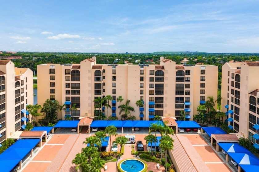 Pristine, fully renovated 2BD/2BA plus den penthouse in Boca - Beach Condo for sale in Boca Raton, Florida on Beachhouse.com