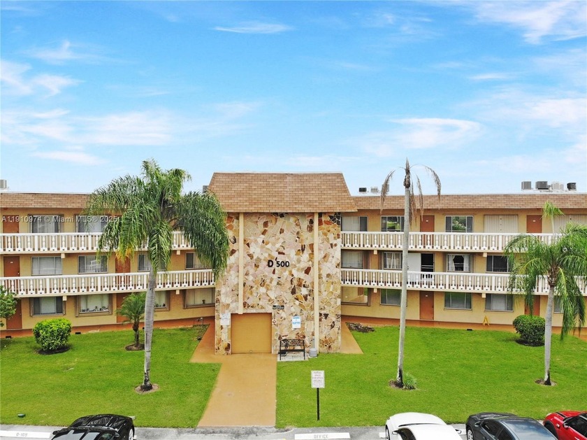 Welcome to your charming new home in the heart of a friendly 55+ - Beach Condo for sale in Palm Springs, Florida on Beachhouse.com