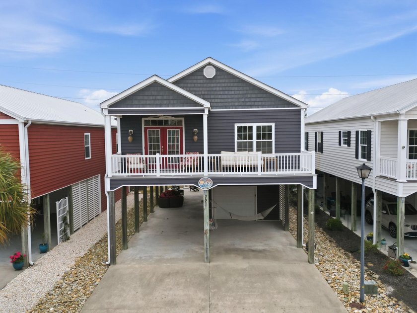 LOCATION!!LOCATION!!! This well maintained 3 Bedroom 2 Bath home - Beach Home for sale in North Myrtle Beach, South Carolina on Beachhouse.com
