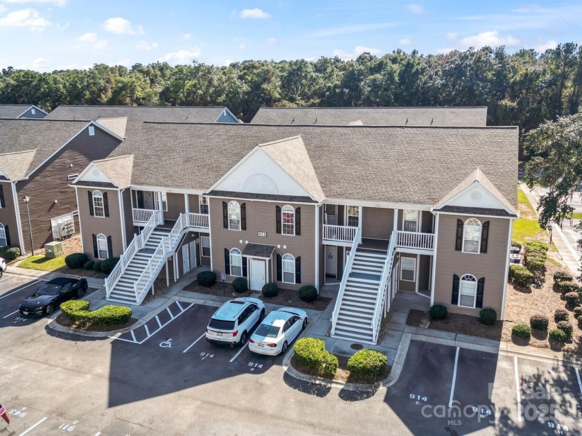 This beautiful 3 bedroom 2 bath condo is tucked away, in the - Beach Condo for sale in Pawleys Island, South Carolina on Beachhouse.com