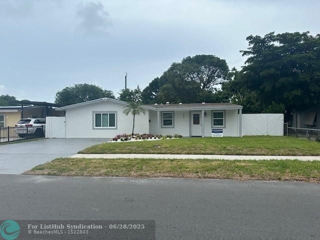 BEAUTIFUL REMODELED 4 BEDROOM PROPERTY WITH A FANTASTIC FLOOR - Beach Home for sale in Pompano Beach, Florida on Beachhouse.com
