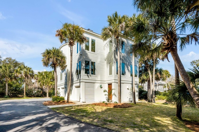 Welcome to your coastal retreat on Isle of Palms. This 3 bedroom - Beach Home for sale in Isle of Palms, South Carolina on Beachhouse.com