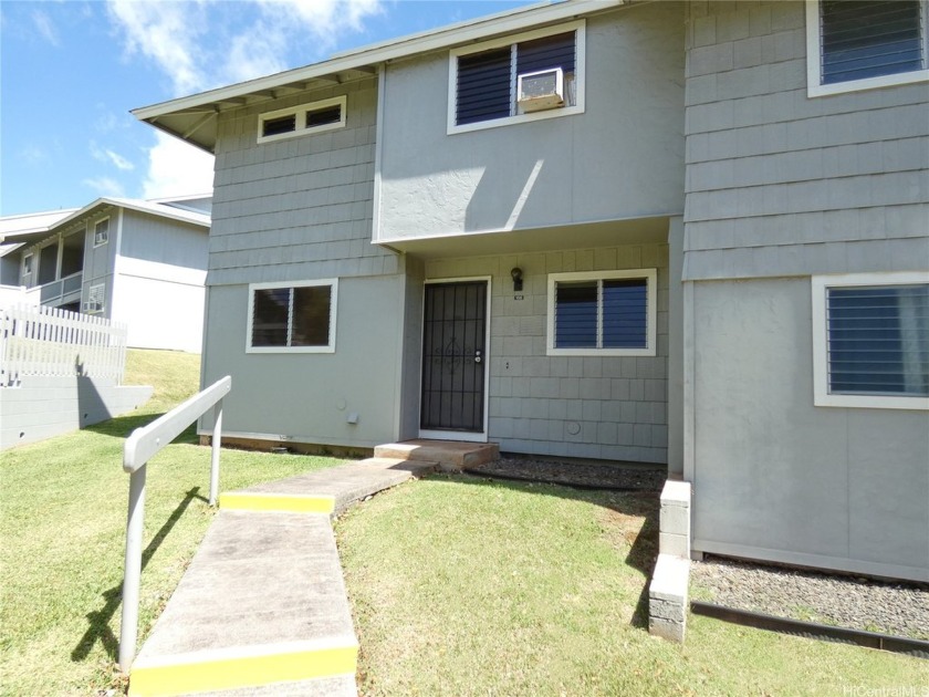 Conveniently located close to schools, shopping, restaurants - Beach Condo for sale in Pearl City, Hawaii on Beachhouse.com