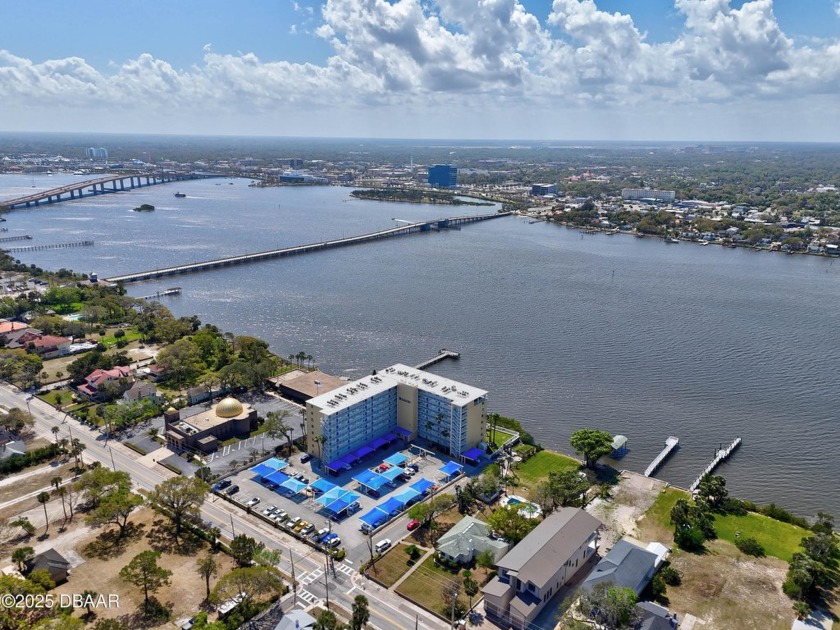 Gorgeous Waterfront Condo with Breathtaking Views! Wake up to - Beach Condo for sale in Daytona Beach, Florida on Beachhouse.com