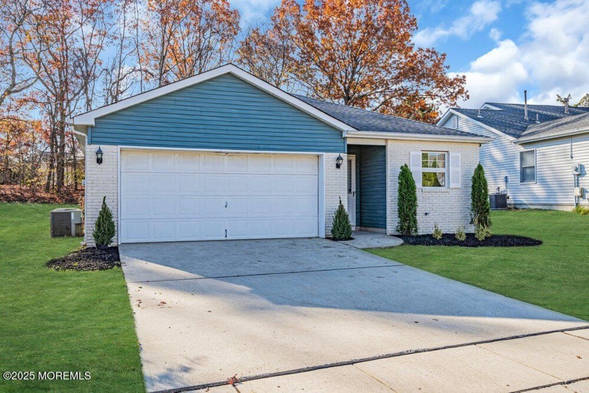 Fully renovated 2 bed, 2 bath home in the desirable Greenbriar - Beach Home for sale in Toms River, New Jersey on Beachhouse.com