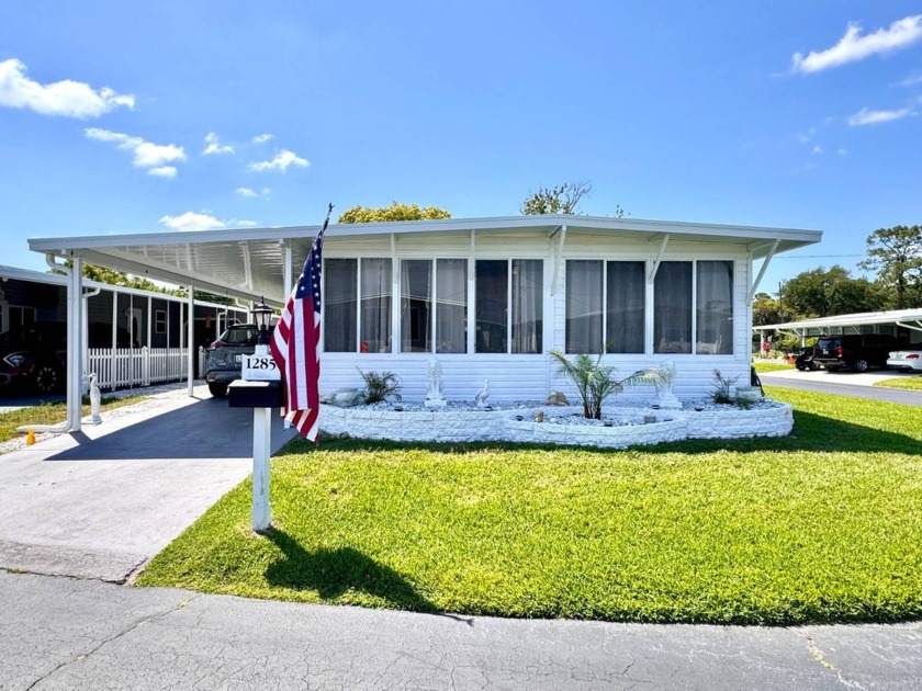 This 1974 2 bedroom 2 bathroom 1160 sq ft home is located on an - Beach Home for sale in Daytona Beach, Florida on Beachhouse.com